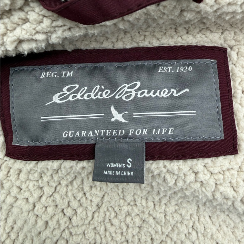Eddie Bauer Quilted Vest Womens Small Burgandy Sherpa Lined Fur Hood - Picture 4 of 5